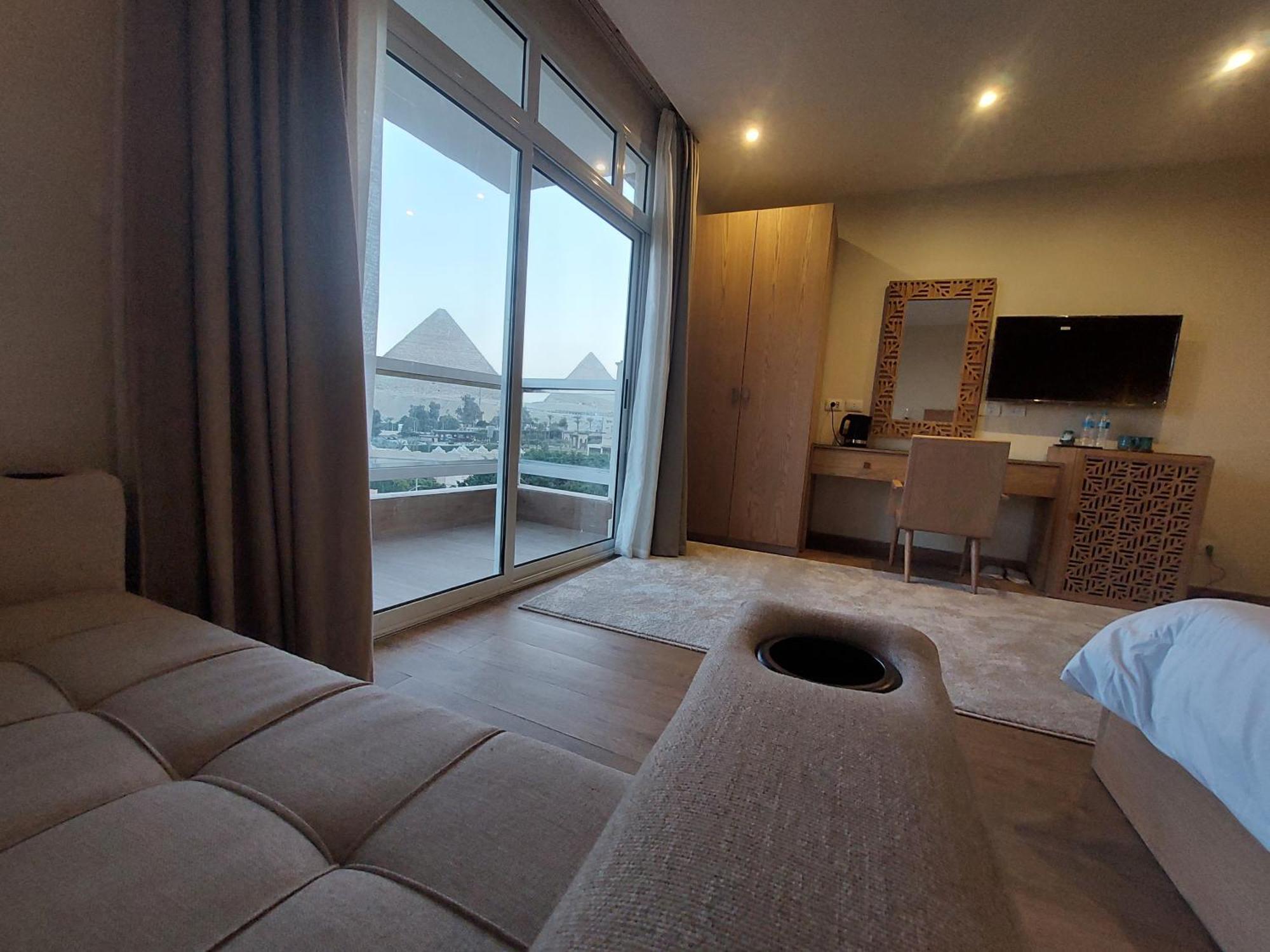 Doudou Pyramids View Hotel Kafret el-Gabal Exteriör bild