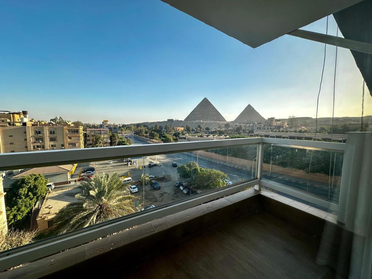 Doudou Pyramids View Hotel Kafret el-Gabal Exteriör bild