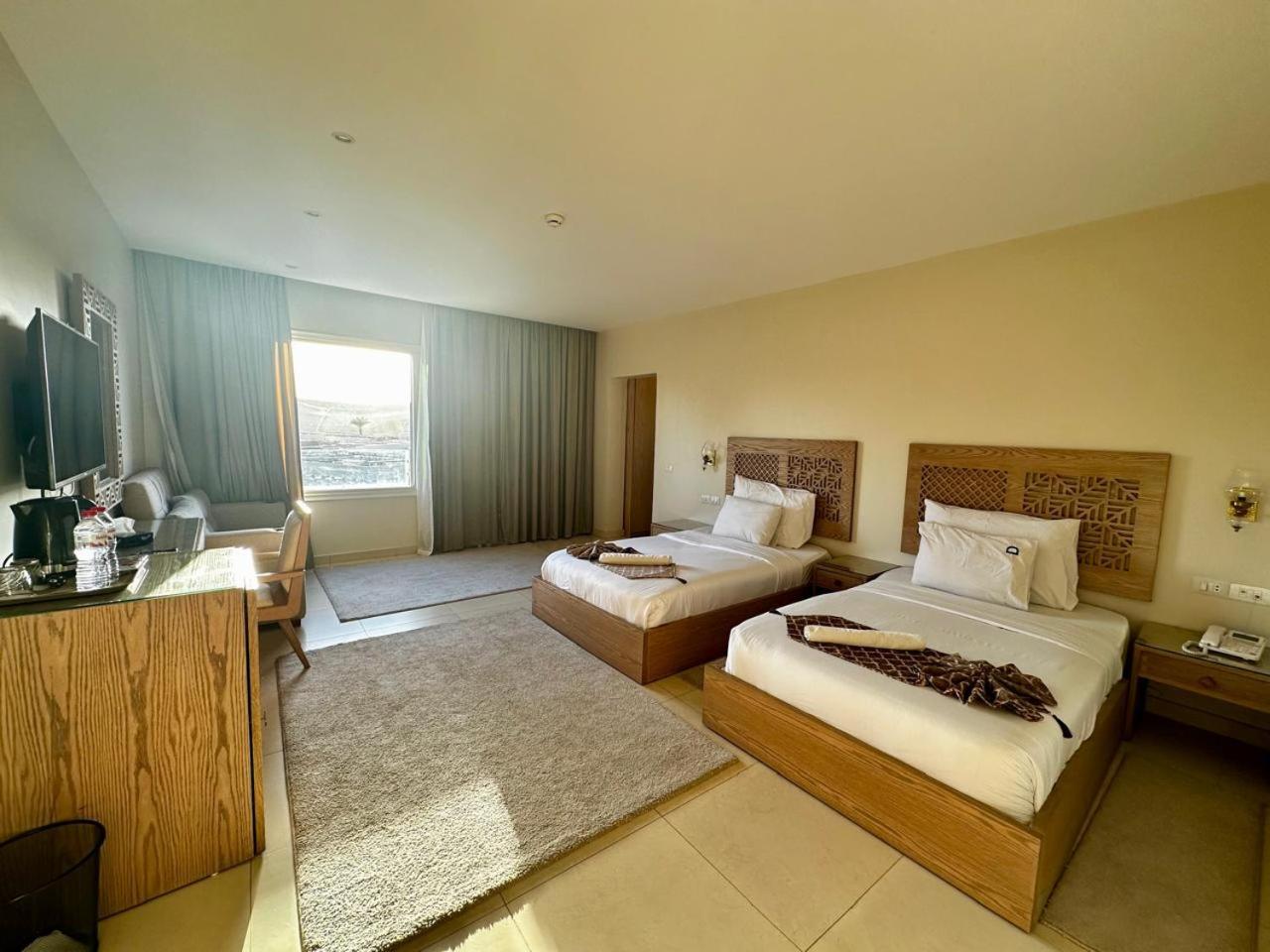 Doudou Pyramids View Hotel Kafret el-Gabal Exteriör bild
