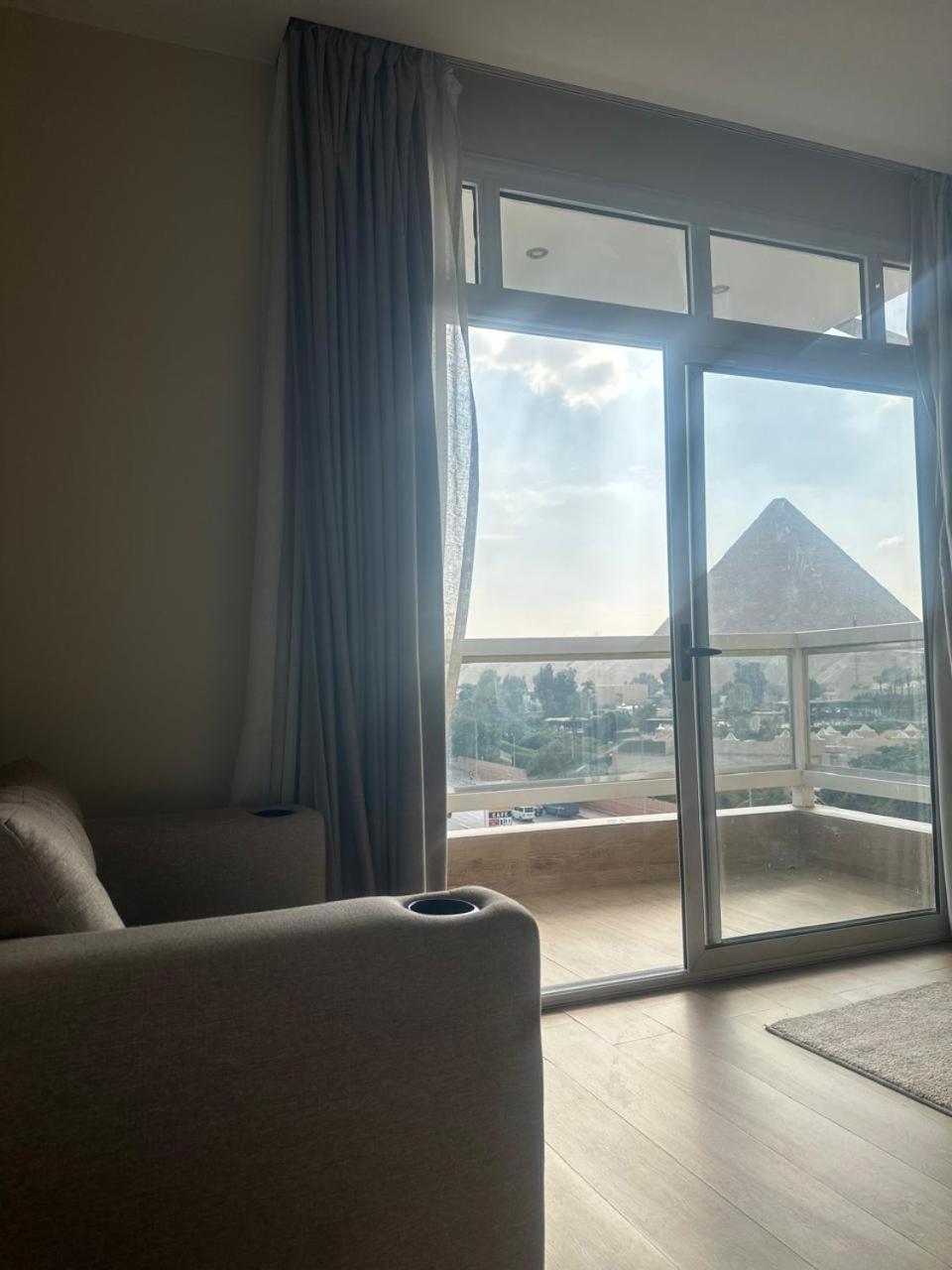 Doudou Pyramids View Hotel Kafret el-Gabal Exteriör bild