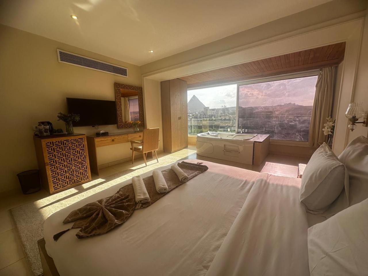 Doudou Pyramids View Hotel Kafret el-Gabal Exteriör bild