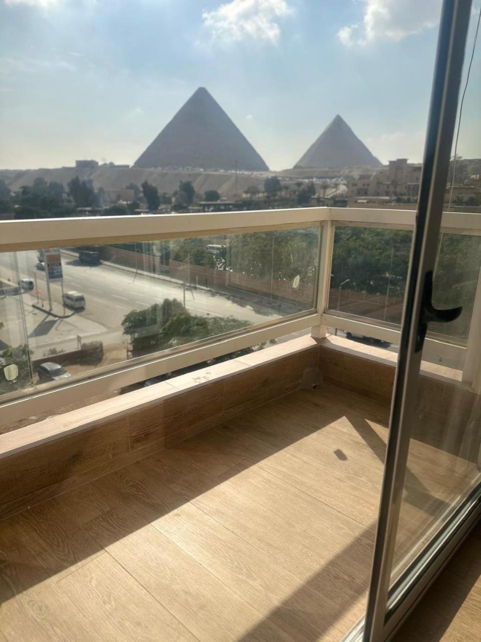 Doudou Pyramids View Hotel Kafret el-Gabal Exteriör bild